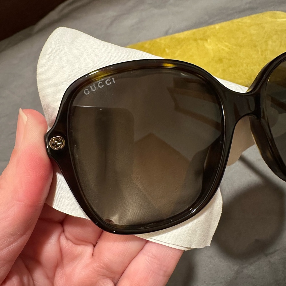 Gucci Sunglasses - Picture 3 of 9